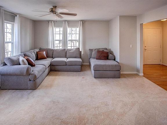 5th image of 335 Lincoln Ave