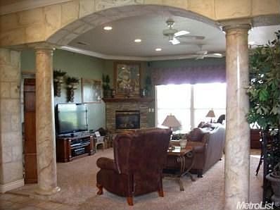 4th image of 9809 Black Oak Ct