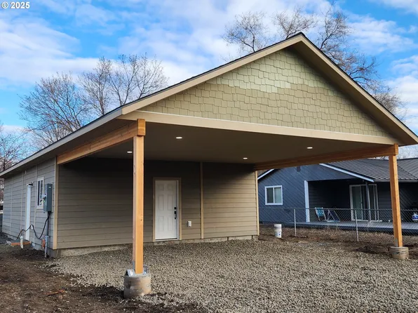 2111 True Ave, La Grande, OR 97850