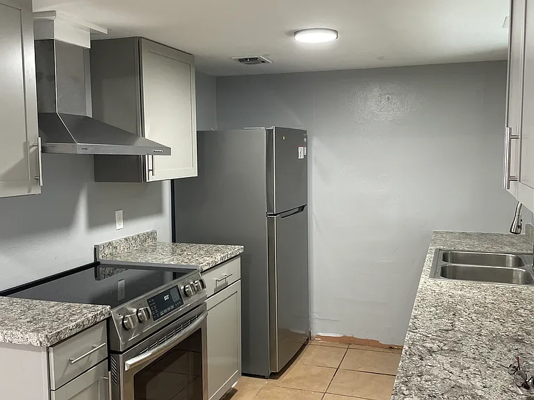 7210 Pinion Dr — Photo 10