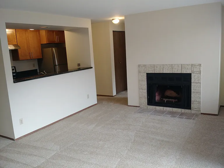 6520 23rd Ave NE #102 — Photo 3