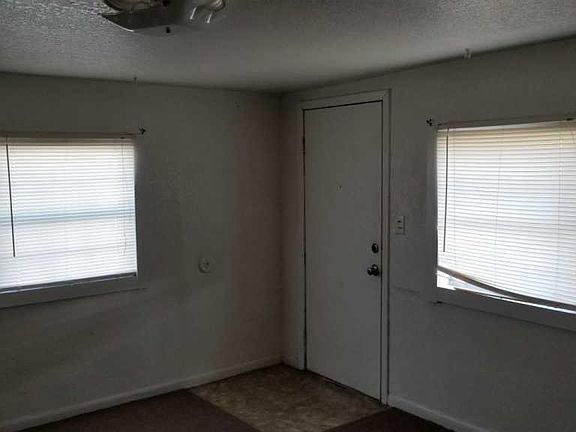 3rd image of 405 N Harvey St