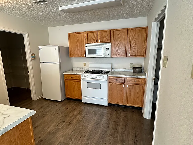 12647 Loyalty Dr — Photo 3