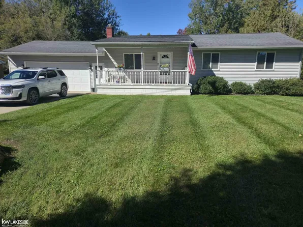 11124 Main Rd, Fenton, MI 48430