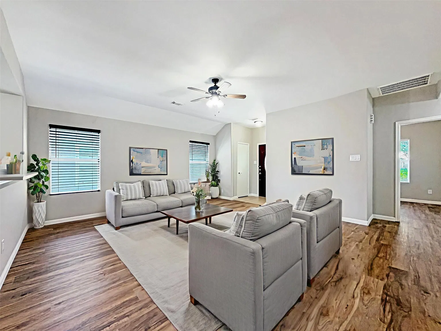 3 bed, 2.0 bath, 1424 sqft, $1,850 — Photo 3