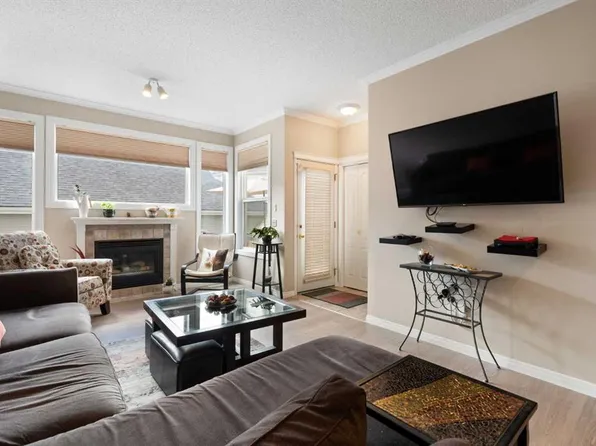 25 N Prestwick Park SE, Calgary, AB T2Z 3V3