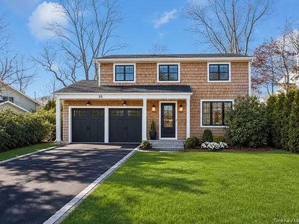 30 Glacier Drive, Smithtown, NY 11787