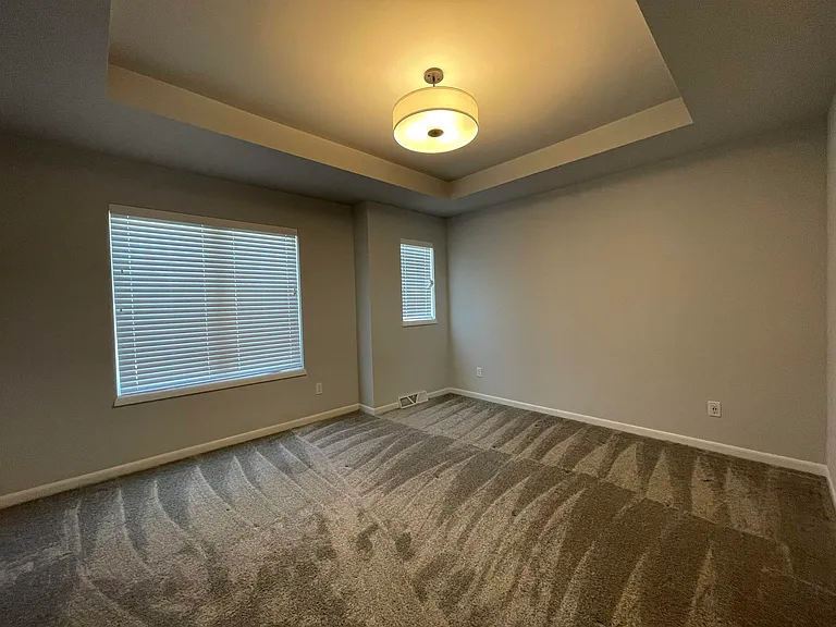 2555 Spark — Photo 11