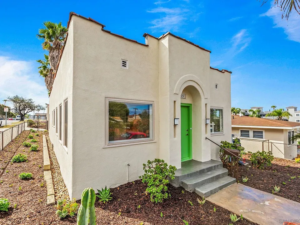 915 Civic Center Dr