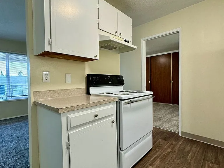 Sweetbriar Apartments — Photo 8