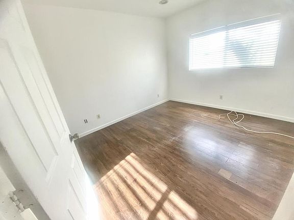 4th image of 820 NW 2nd Ave #3