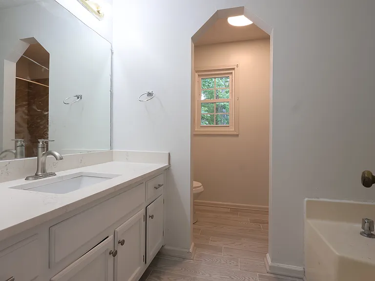 1325 Castle Royale Ct — Photo 6