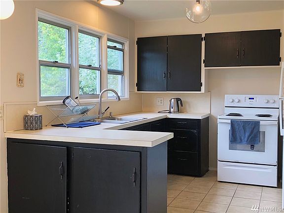 5th image of 1965 Prospect Ave NE