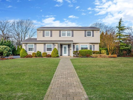 242 Paulanna Avenue, Bayport, NY 11705