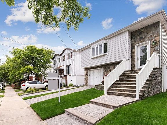 4th image of 476 Eltingville Blvd