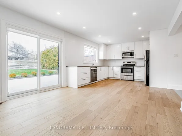 674 Netherton Cres, Mississauga, ON L4Y 2M4