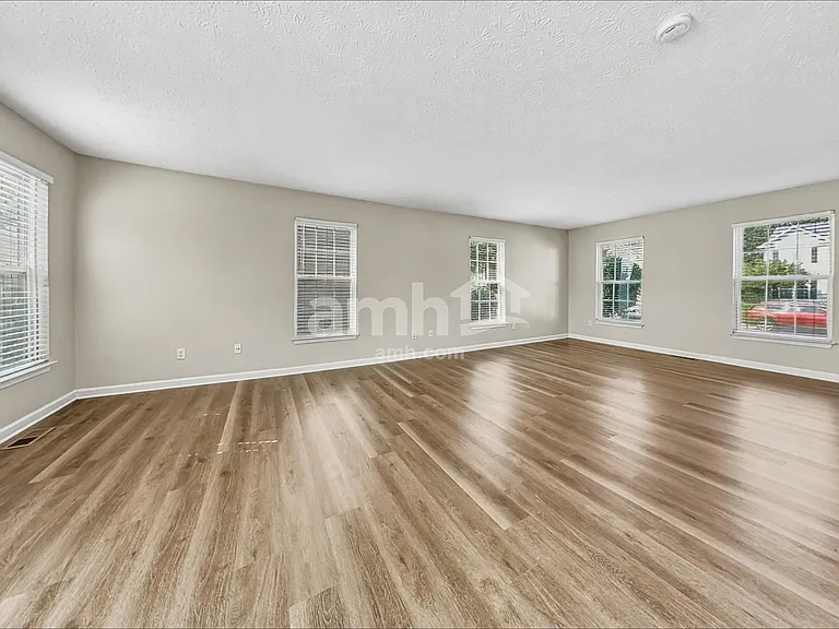 5686 Appaloosa Cir — Photo 6