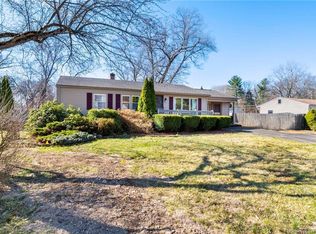 4 Redwood St, Enfield, CT 06082