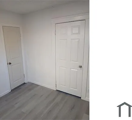 738 W Century Blvd — Photo 3