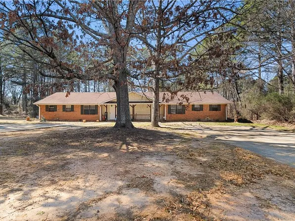 355 Santa Fe Trl, Ellenwood, GA 30294