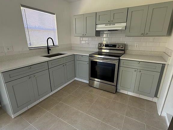 4th image of 641 CONROY STREET