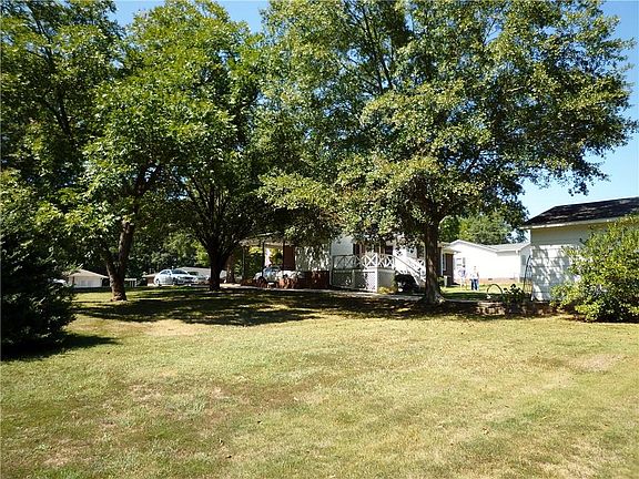 4th image of 531 Forest Ln