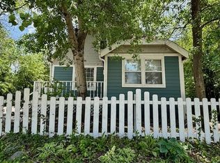 1127 W Brown Deer Rd, River Hills, WI 53217