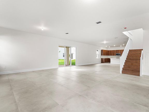 5th image of 12327 SW 43rd Court