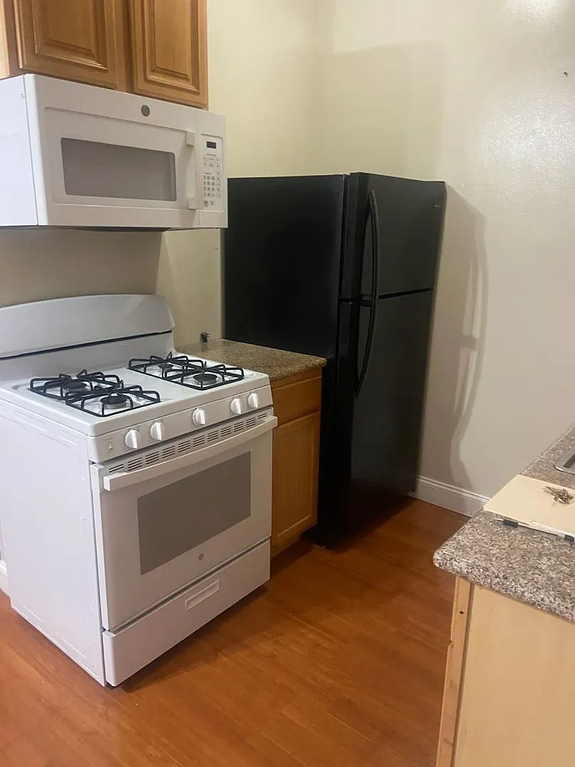Isabel Apartments, LLC — Photo 2