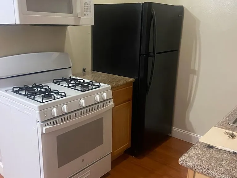 117 S Isabel St — Photo 16