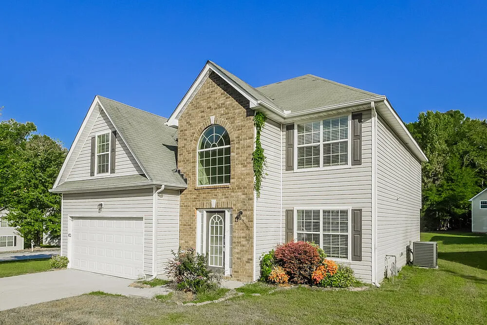 4 bed, 2.5 bath, 2682 sqft, $2,960 — Photo 4