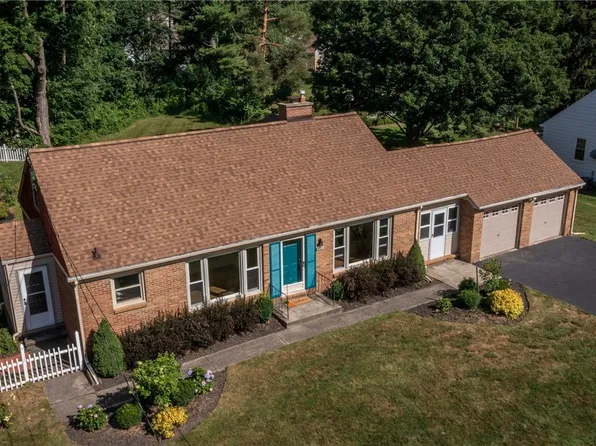 3632 Center Lane Dr, Hamburg, NY 14075