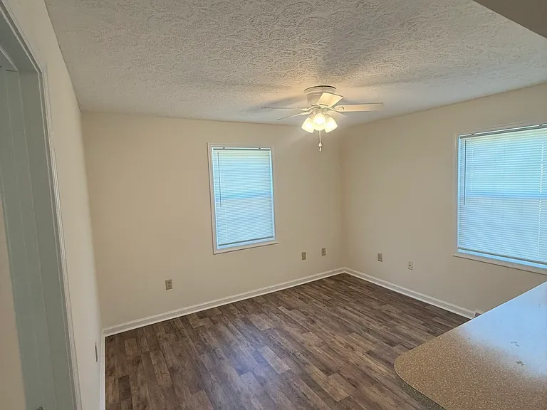 Joy Cir — Photo 4