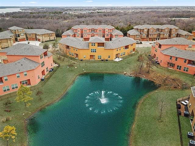 1st image of 7310 Venice Dr Unit 3