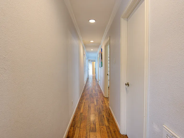 1522 S Kirkwood Rd — Photo 49