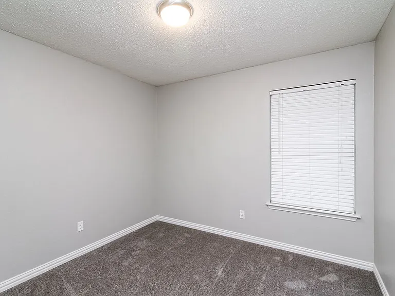 603 Wolcott Ln — Photo 13