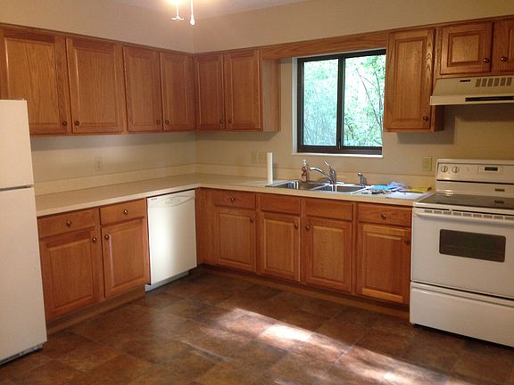 Large eat-in kitchen