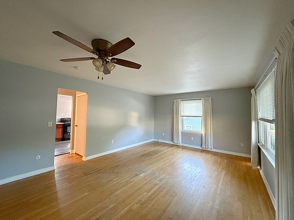 5th image of 235 Cherry Ct
