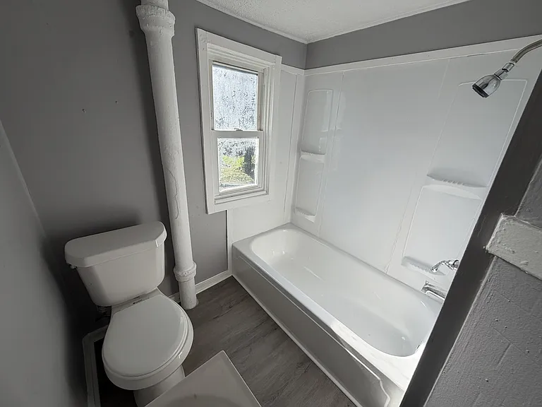 11 Orleans St — Photo 2