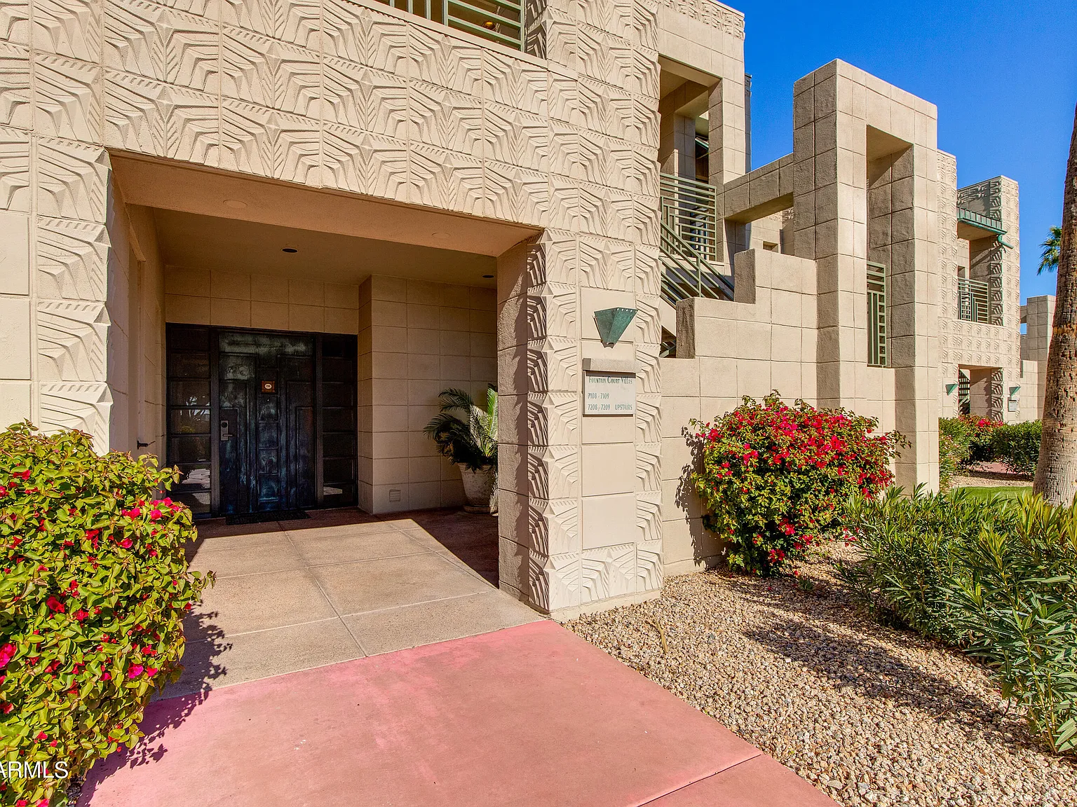 2 bed, 2.5 bath, 1628 sqft, $10,000 — Photo 3