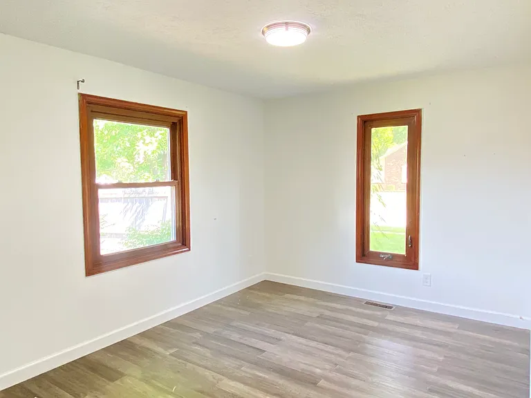 613 Rahkewood Dr — Photo 7