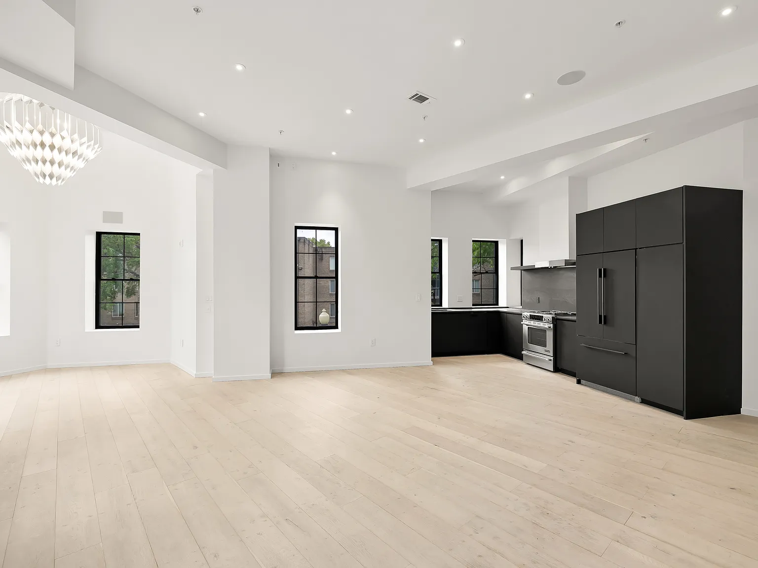 2 bed, 2500 sqft, $5,400 — Photo 2