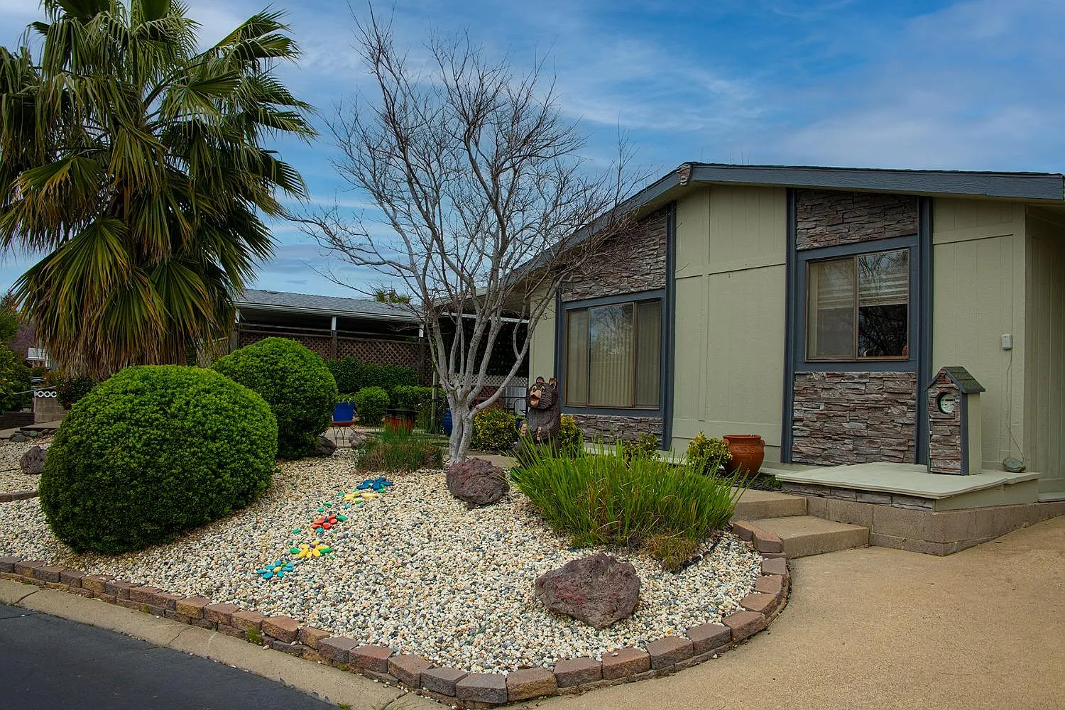 6945 Radiance Cir photo 1