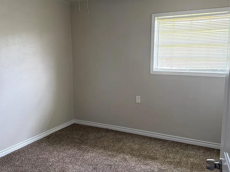 3203 Cliffdale St — Photo 21