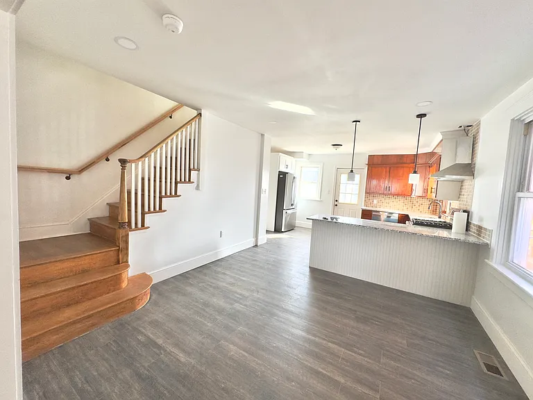760 Hamilton St — Photo 3