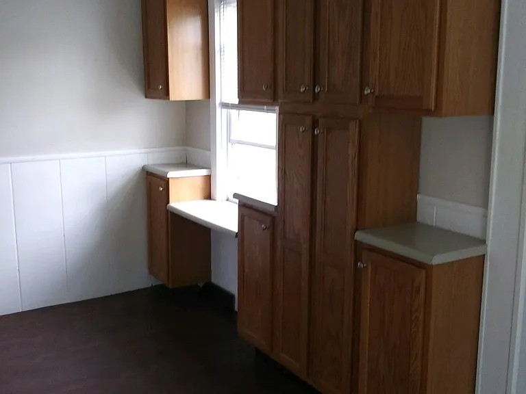 23718 Lambrecht Ave — Photo 9
