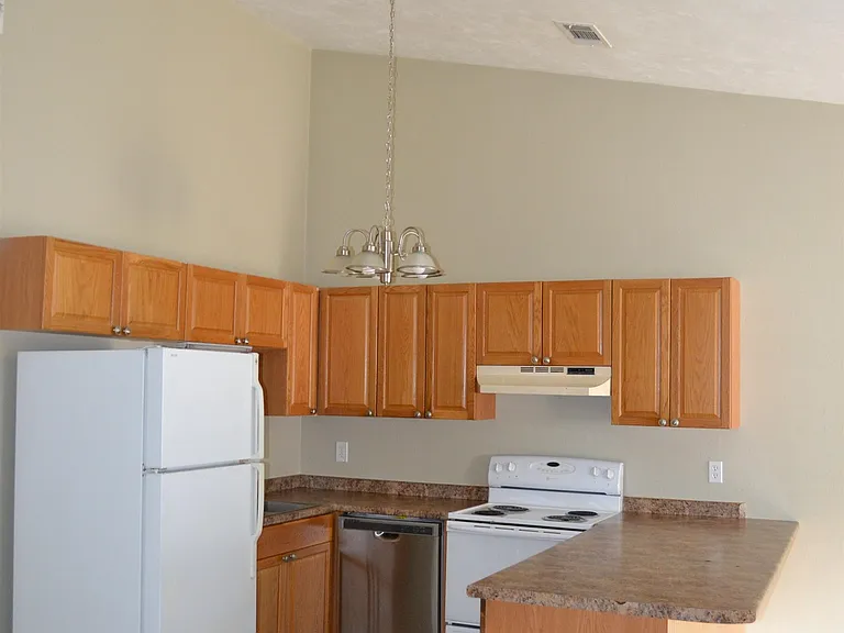 2041 Continental Ave — Photo 9