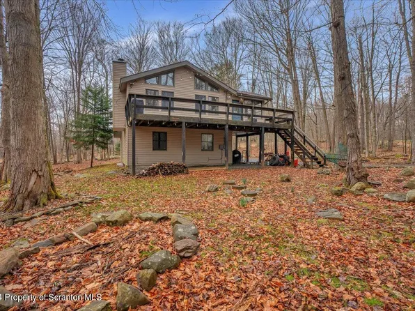 12 Mildred Dr, Gouldsboro, PA 18424