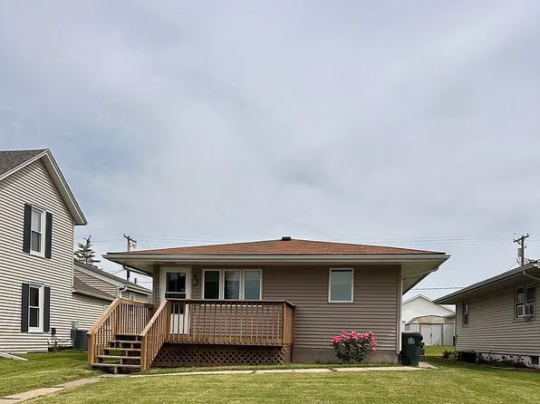 411 McArthur St, Muscatine, IA 52761