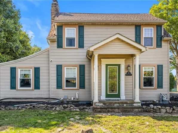 305 S 1st St, Lewiston, NY 14092